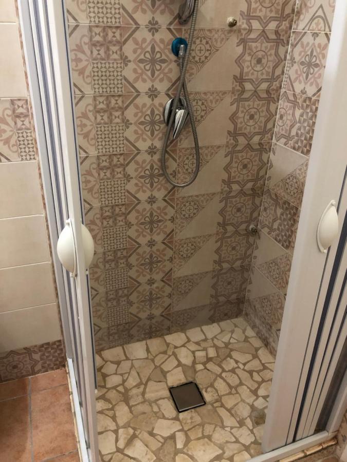 Apartemen 85 m² dengan 3 kamar tidur dan 3 kamar mandi pribadi di Casagiove Caserta Bagian luar foto